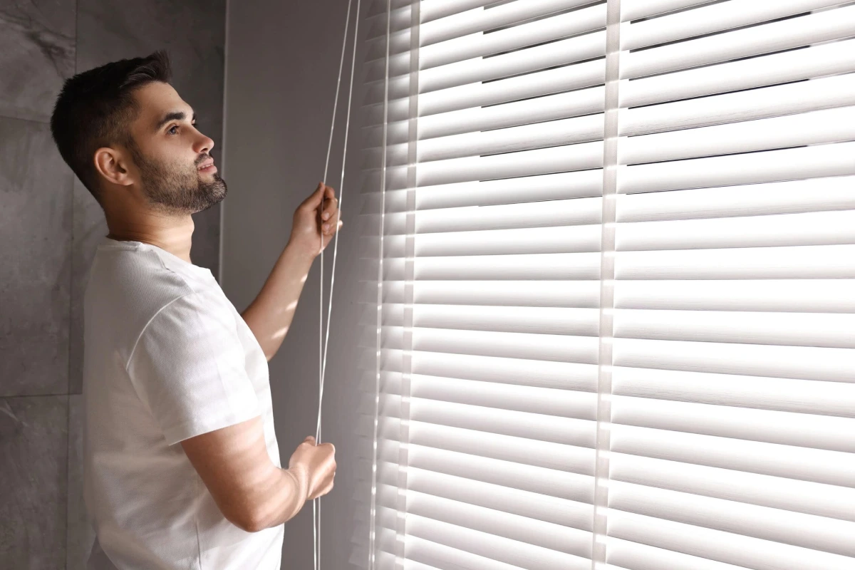 How to Close Blinds